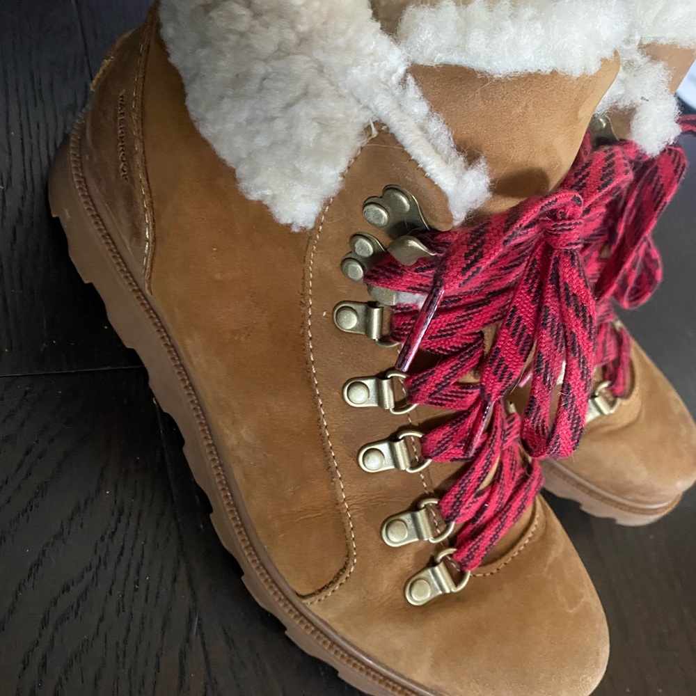 Sorel winter boots/waterproof Sz 8
